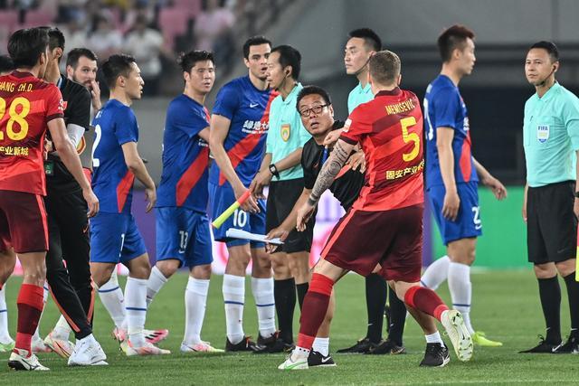 中国男篮热身赛阵容公布：胡金秋与赵继伟领衔，李悦洲入选